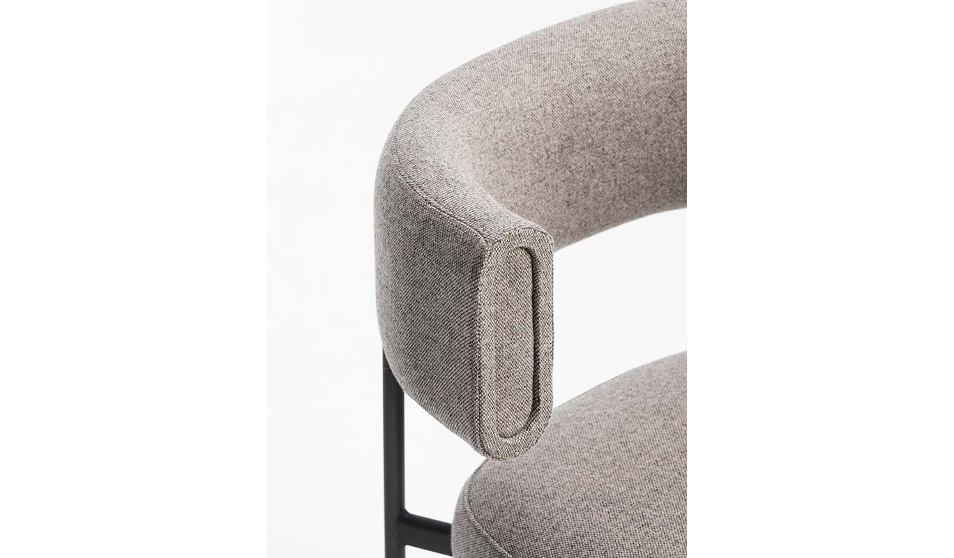 Amelie Chair 01 (Website)