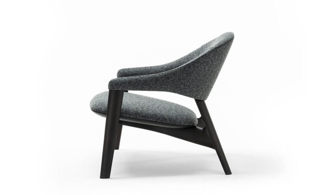 Egle Amchair 02 Website