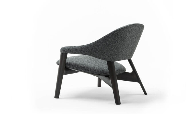 Egle Amchair 03 Website