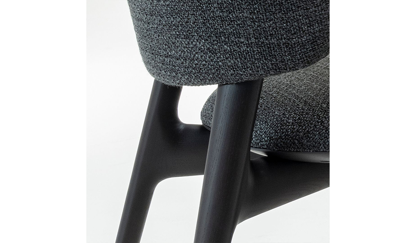 Egle Chair 07 (Website)